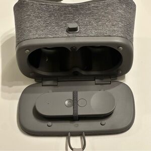 Charcoal Virtual Reality Headset